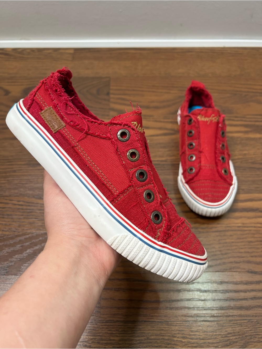 Blowfish Malibu Play Jester slip-on casual sneakers in red cotton size 6.5